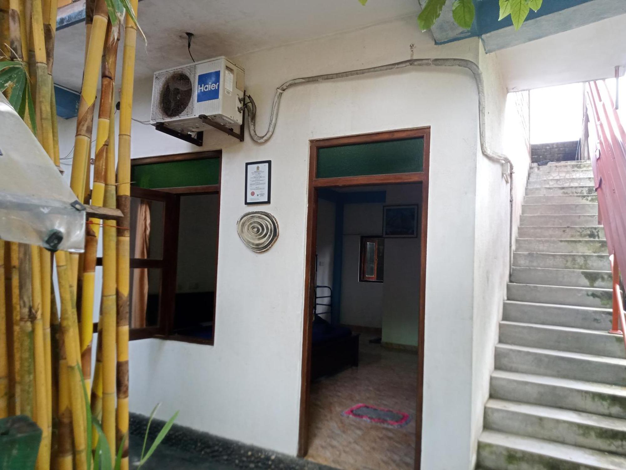 Suninn Hostel And Surf School Weligama Buitenkant foto